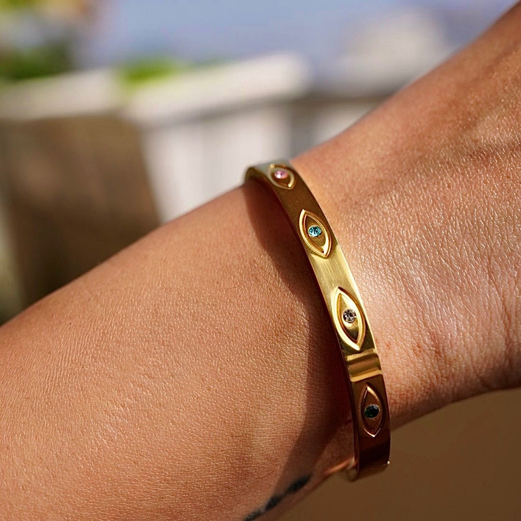 The Sentinel Bangle - 18k Gold w/ Zircon Inlay